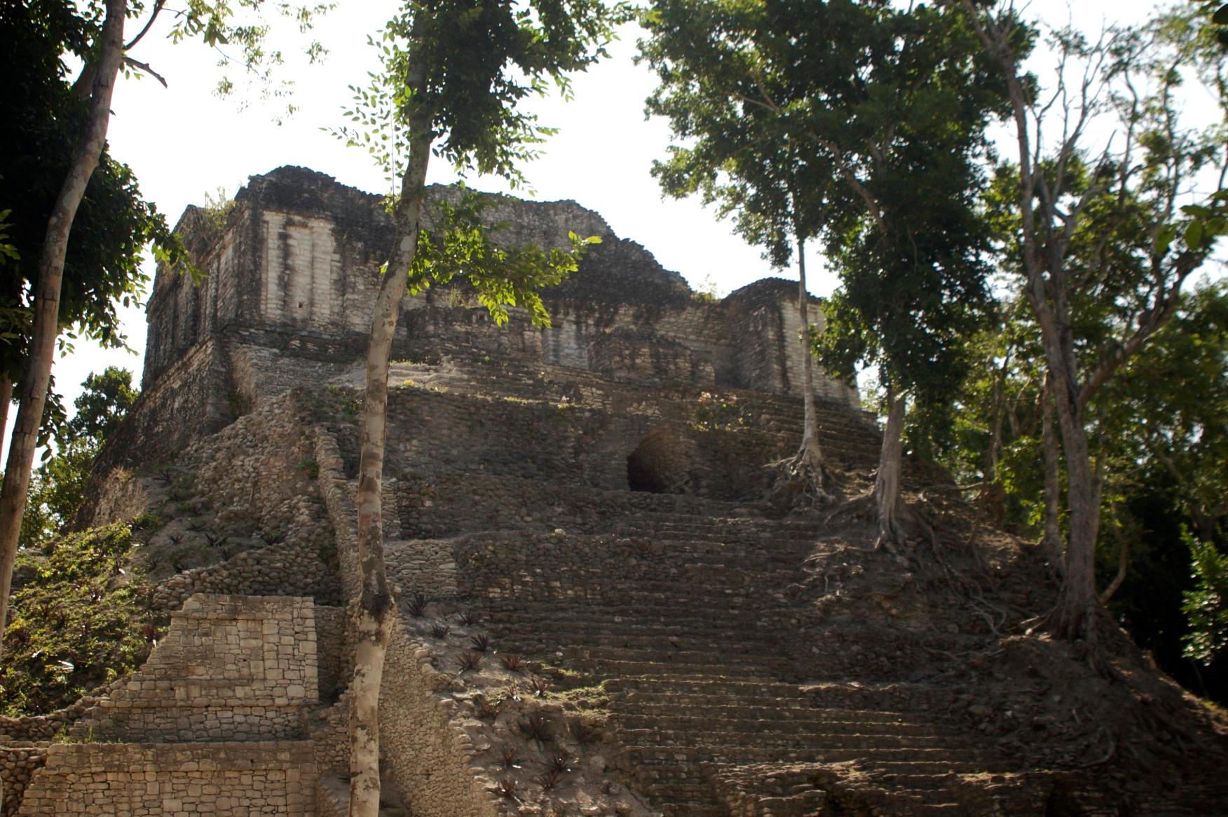 kohunlich-dzibanche-mayan-ruins-3