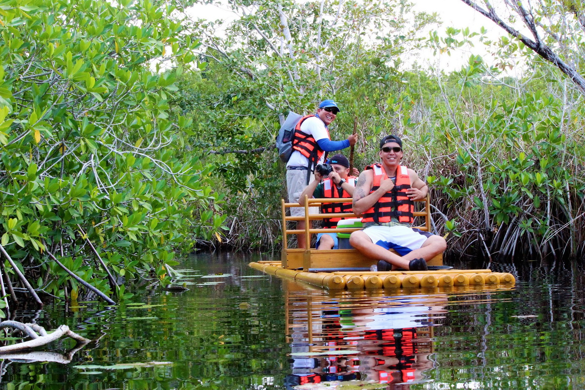 scenic-raft-experience-lunch-swim