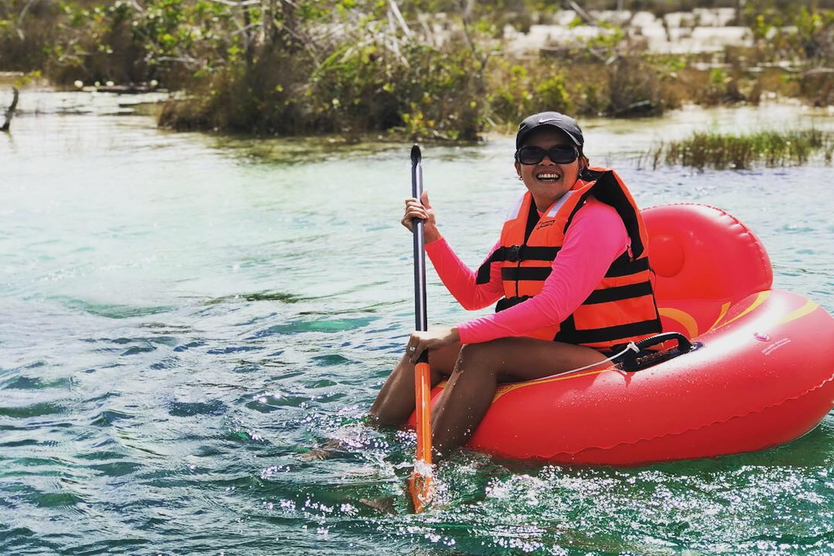 river-tubing-at-seven-color-lagoon-4