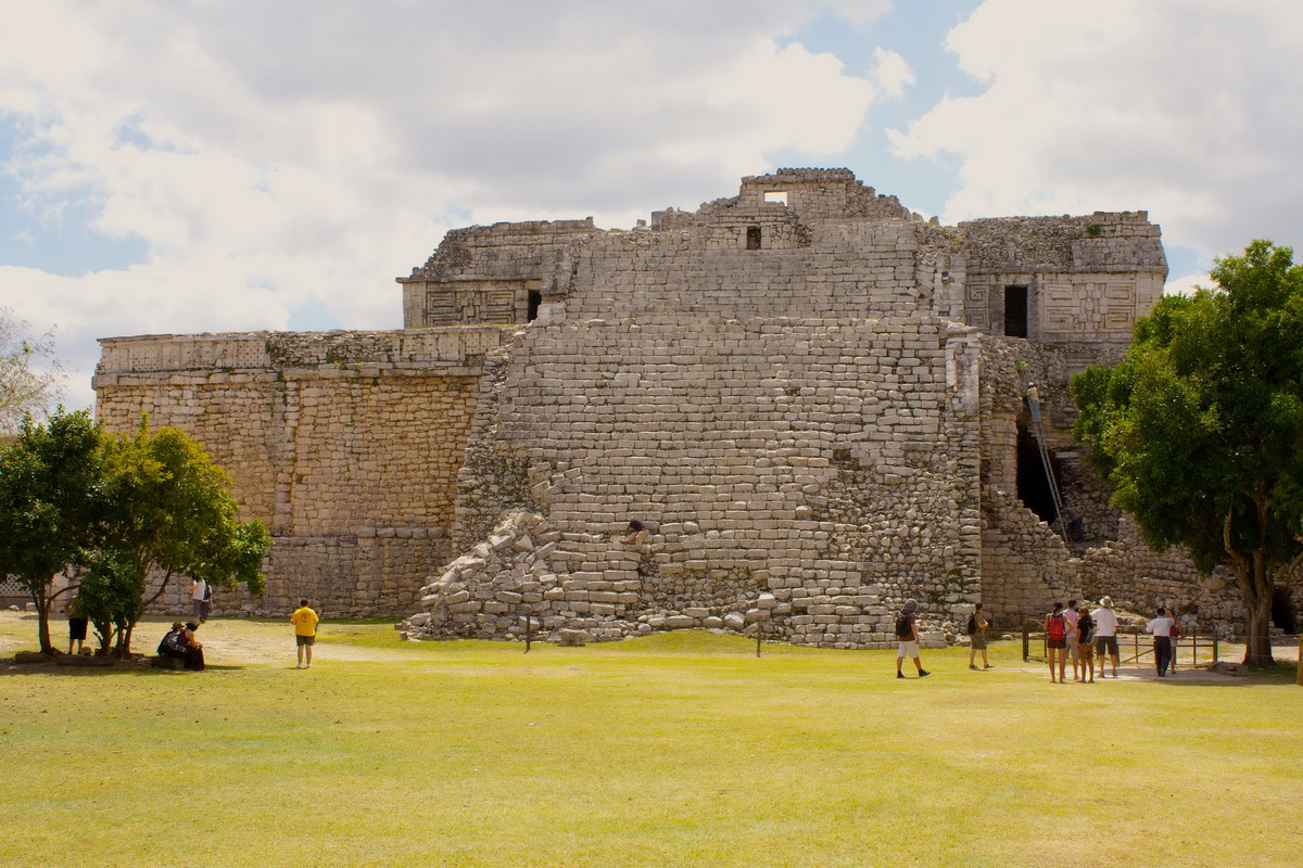 chichen-itza-mayan-ruins
