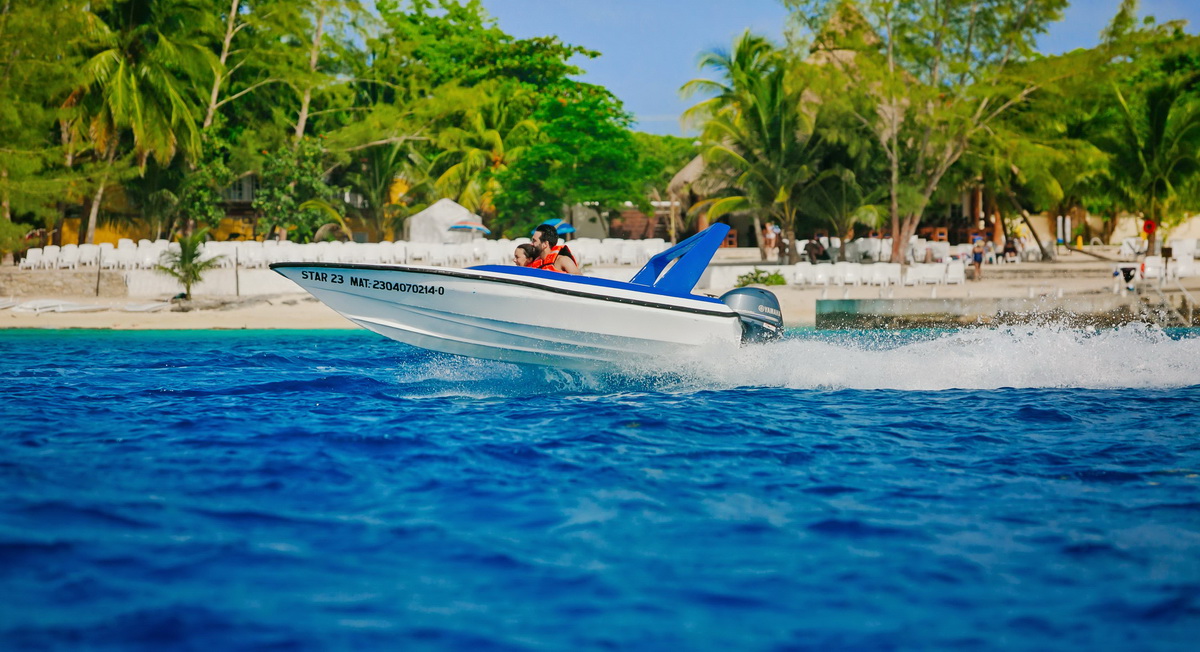 speed-boat-snorkel-beach-4