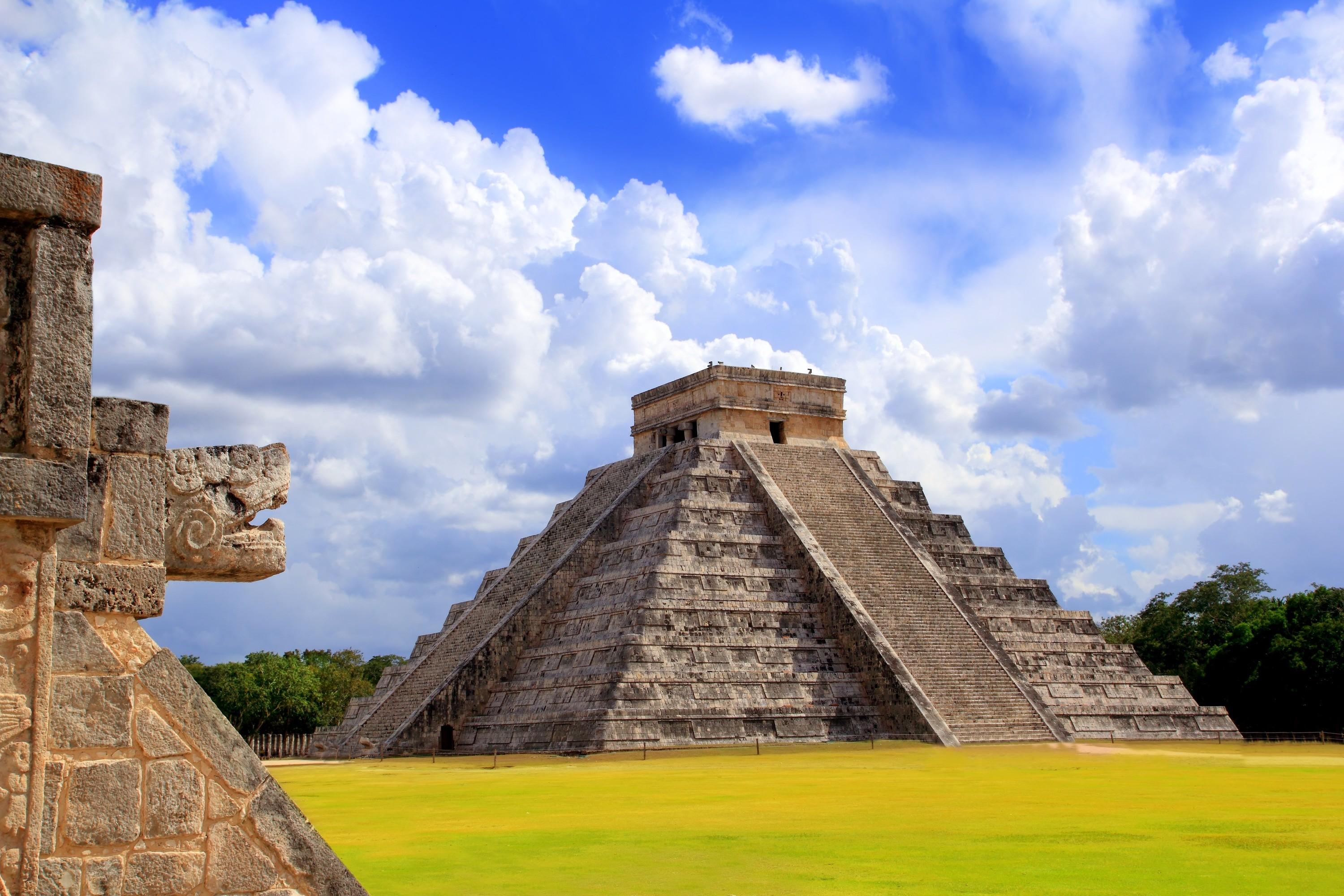 chichen-itza-mayan-ruins-yucatan-2